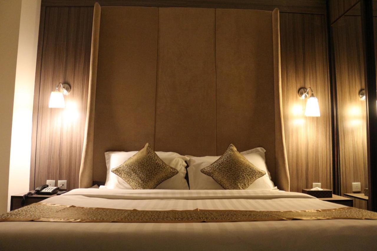 Valencia Hotel Suitesアル・コバール エクステリア 写真