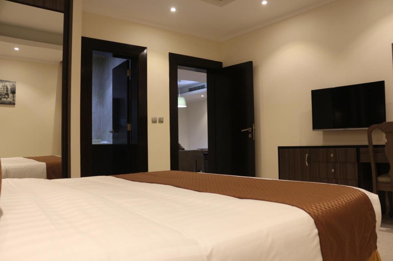 Valencia Hotel Suitesアル・コバール エクステリア 写真